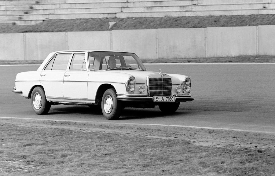  Mercedes-Benz S-Class 1965 года  (фото 5 из 26)